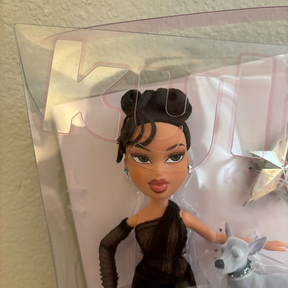 NIB MGA Bratz X Kylie Bratz Doll - Picture 6 of 6